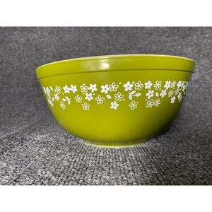 Vintage 1970s -- Pyrex -- 403 -- Spring Blossom -- Green with White Flowers